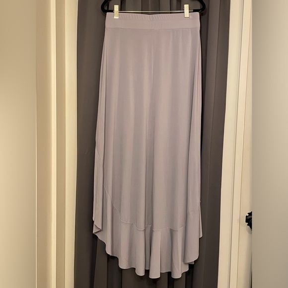 Venus Skirt High-Low with Attached Belt Size M Gray. - Picture 2 of 16